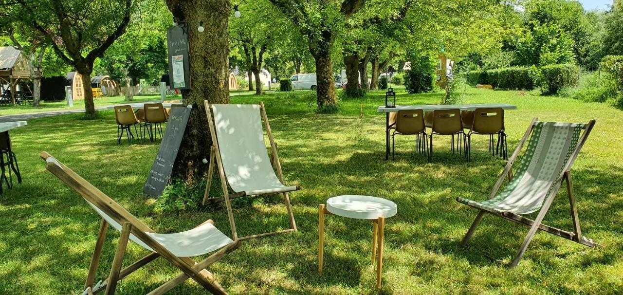 Cabane 2/3 Pers Au Camping Les Patis Nazelles-Negron Dış mekan fotoğraf